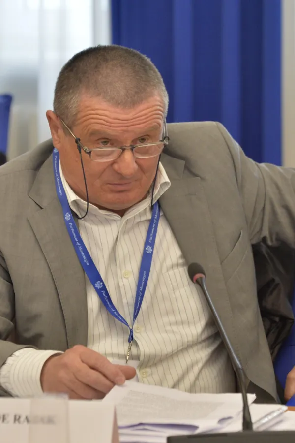Biv&scaron;i radnici traže da SDT&nbsp;ispita prodaju akcija &bdquo;Vektra Boke&rdquo;