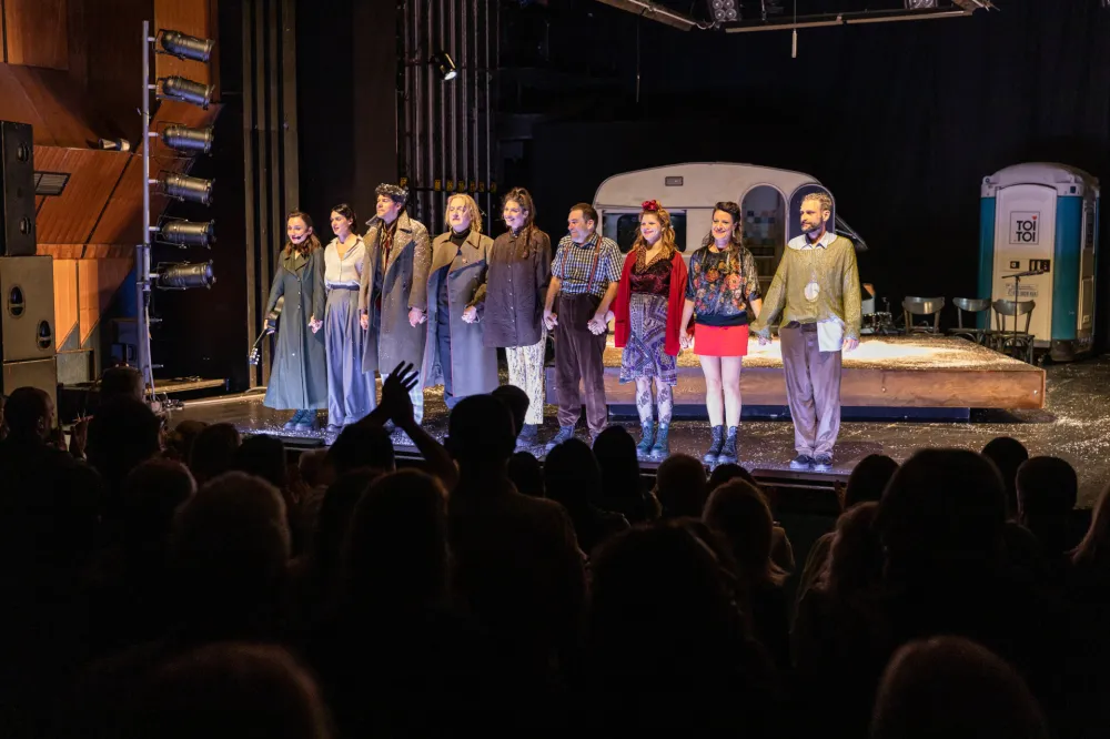 Rat ne prestaјe, samo povremeno pauzira