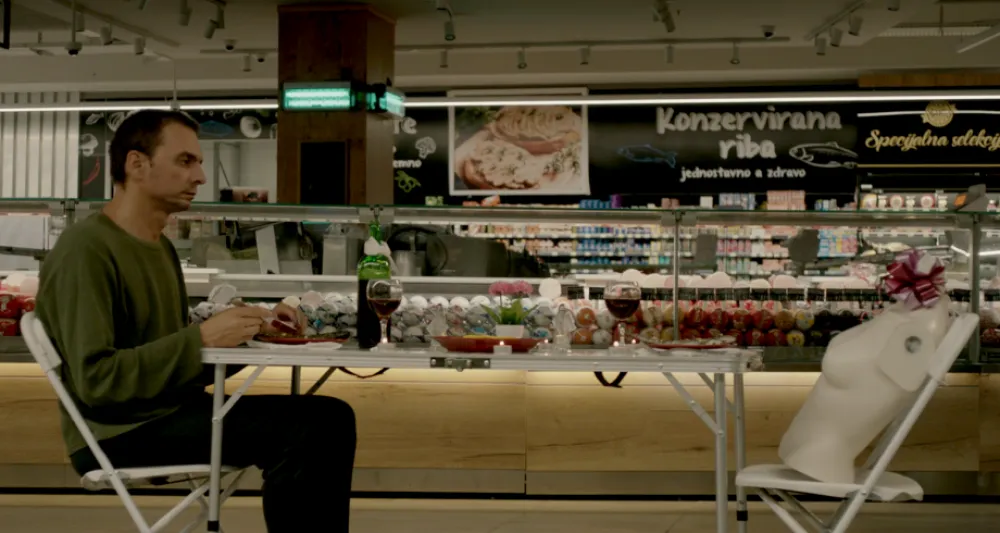 Кадар из Бечановићевог "Супермаркета"