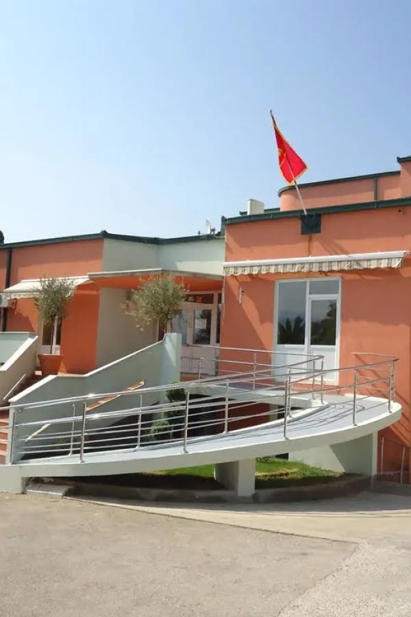 Bez roditeljskog staranja 424 mali&scaron;ana