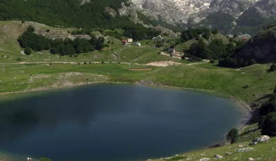 Brzom intervencijom vatrogasaca uga&scaron;en požar na Bukumirskom jezeru