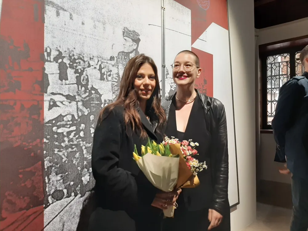 Darja Bajagić i Ana Simona Zelenović u Crnogorskom paviljonu