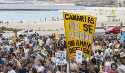 Kanarska ostrva: Demonstracije protiv masovnog turizma okupile desetine hiljada ljudi