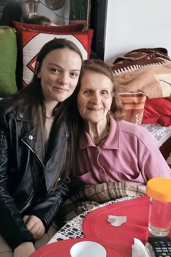 Volonteri Gimnaziјe "Miloјe Dobra&scaron;inović'' stariјim sugrađanima uručili pakete pomoći