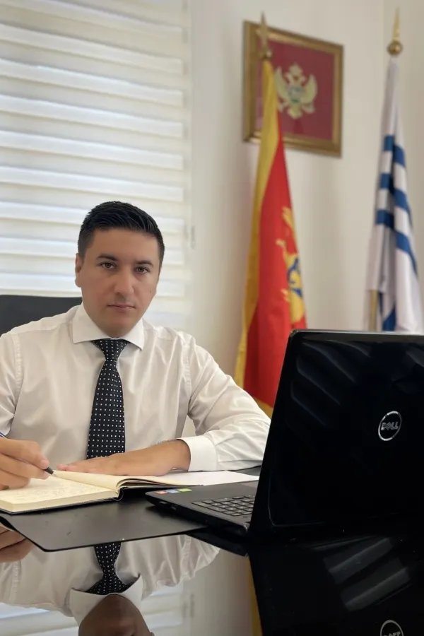 Dajković: Nije Injac namje&scaron;tala tendere i skrivala službene automobile