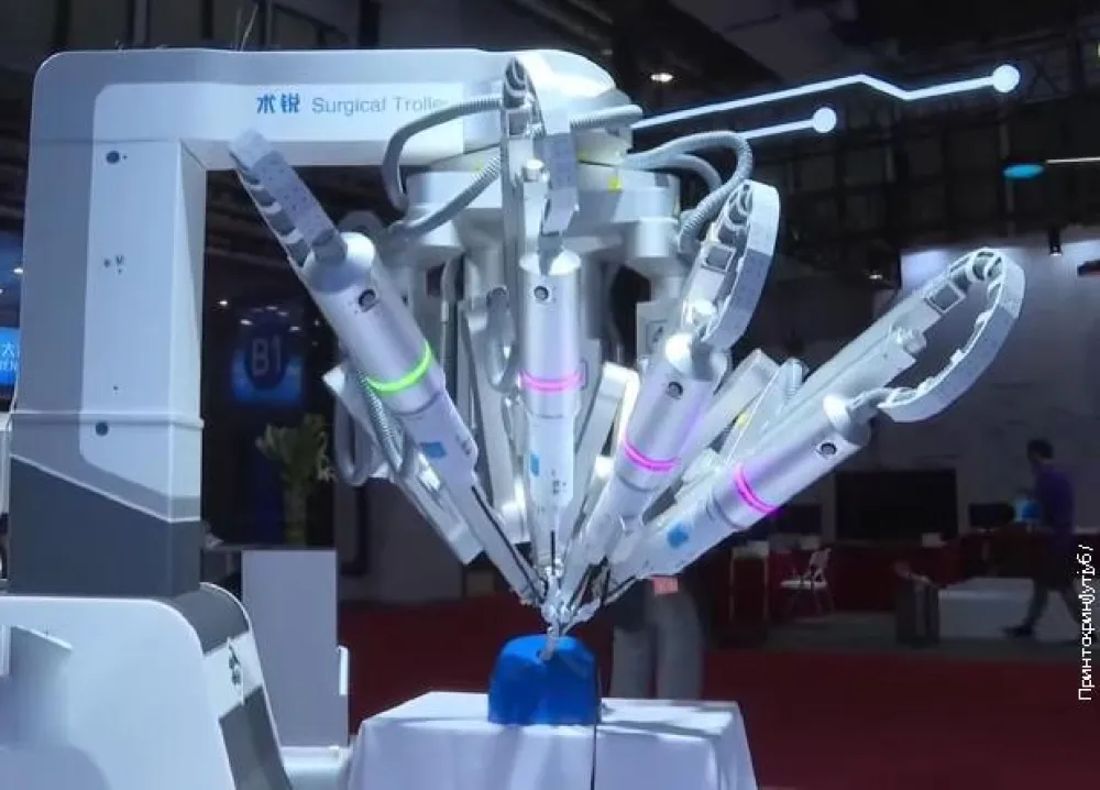 Ljekari u Beču operi&scaron;u pomoću robota: Robot samo instrument kojim hirurg upravlja