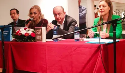 Književno veče Milana Kneževića sinoć u Beranama, uz smijeh i aplauze
