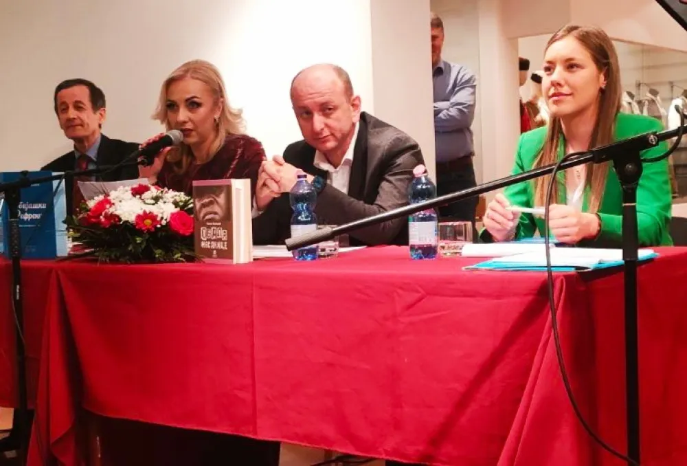 Književno veče Milana Kneževića sinoć u Beranama, uz smijeh i aplauze