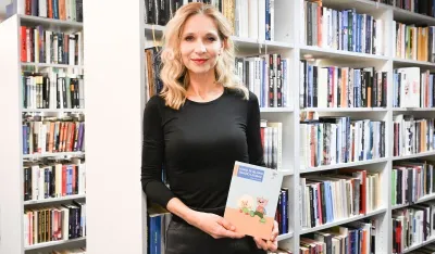 Озана Рамљак с награђеном књигом