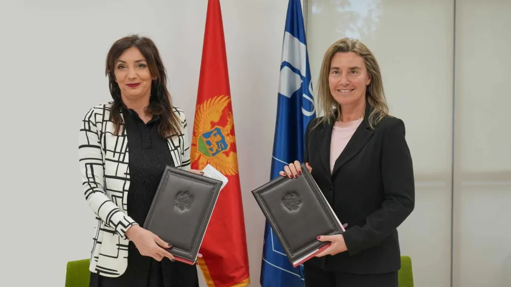 Memorandum sa Koledžom Evropa: Stipendije za dvoje studenata&nbsp;- otvoreni programi&nbsp;u&nbsp;Tirani, Natolinu i Brižu