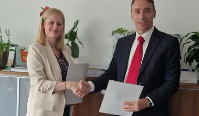 Predstavnici Kontrole letenja Srbije i Crne Gore donirali agregat Domu zdravlja Tivat