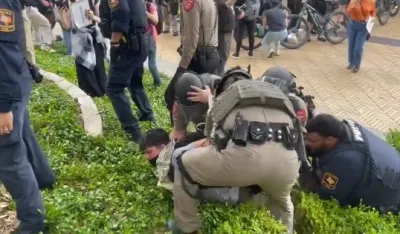 (VIDEO) SAD: Uhap&scaron;ene desetine studenata zbog protesta protiv Izraela