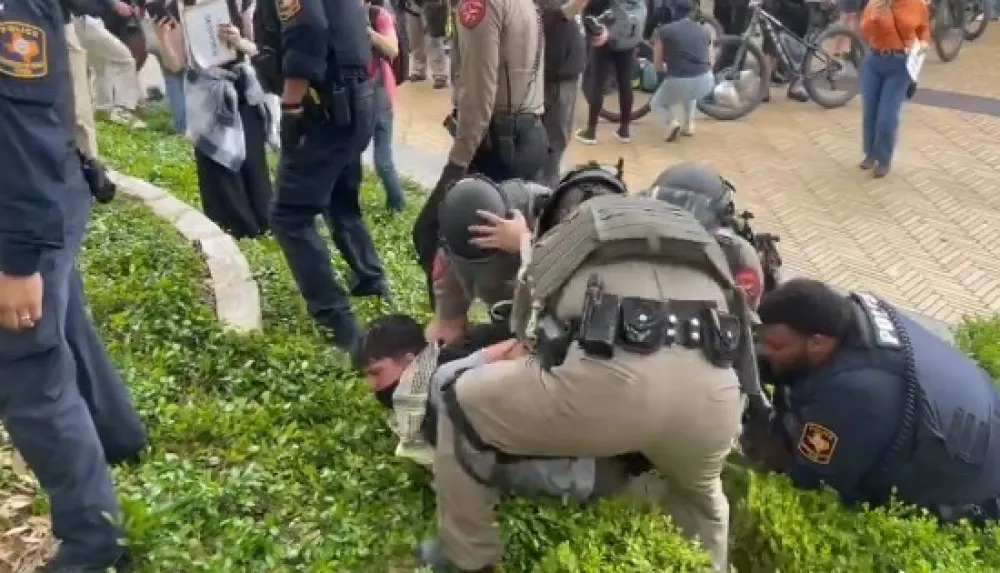 (VIDEO) SAD: Uhap&scaron;ene desetine studenata zbog protesta protiv Izraela