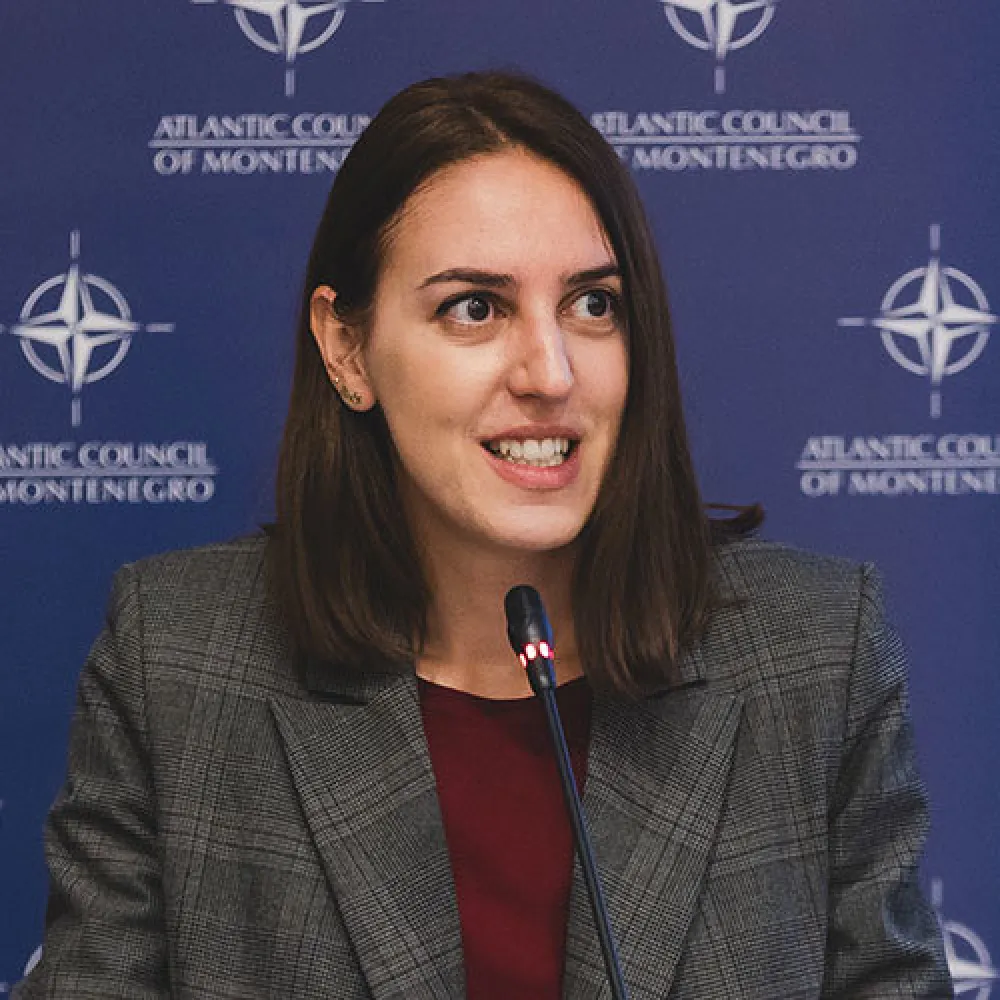 Азра Карастановић