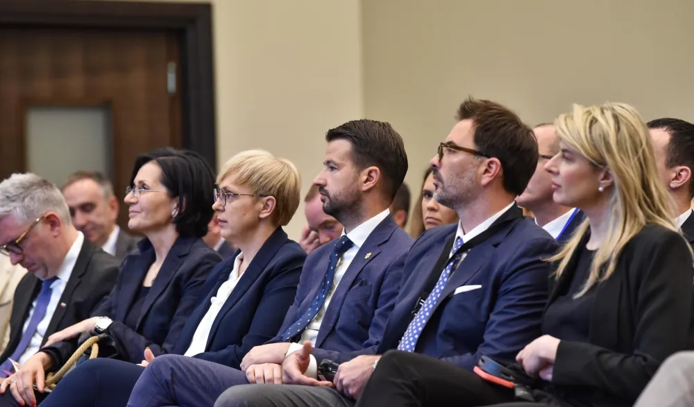 Nata&scaron;e Pirc Musar Nina Drakić Vesna Nahtigal Jakov Milatović
