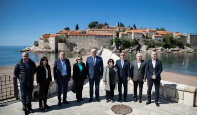 Гафарова са домаћинима из НСД на Светом Стефану