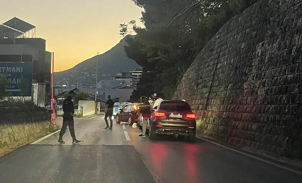 Lančani udes u Sutomoru, jedna osoba povrijeđena