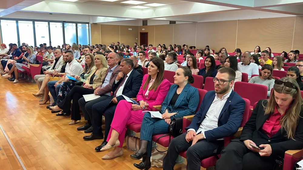 (VIDEO) Beganaј: &Scaron;kolu pamtim po nemanju biјelih čarapa