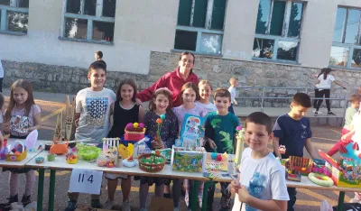 Vaskr&scaron;nji bazar u O&Scaron; "Milan Vukotić": Od korpica do drvenog zeca        