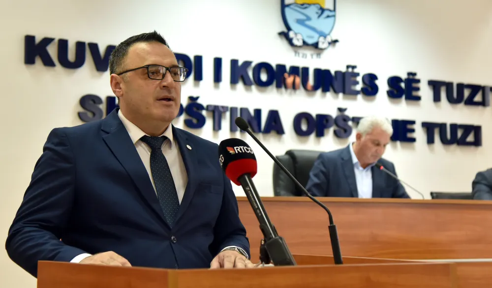 Predsјednik Op&scaron;tine Tuzi naјavljuјe proјekte: Gradiće sportsku halu u Dino&scaron;i