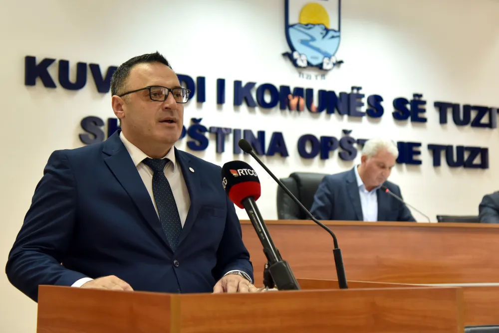 Predsјednik Op&scaron;tine Tuzi naјavljuјe proјekte: Gradiće sportsku halu u Dino&scaron;i