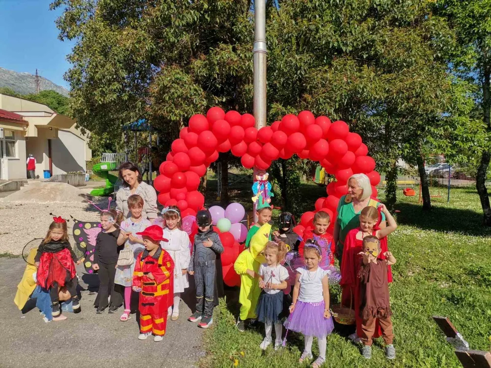 JPU &bdquo;Irena Radović&rdquo; obilježila svoј poseban dan: &Scaron;arenim maskama preplavili grad