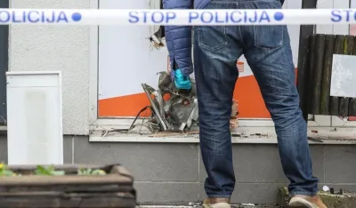 U Zagrebu raznesen bankomat