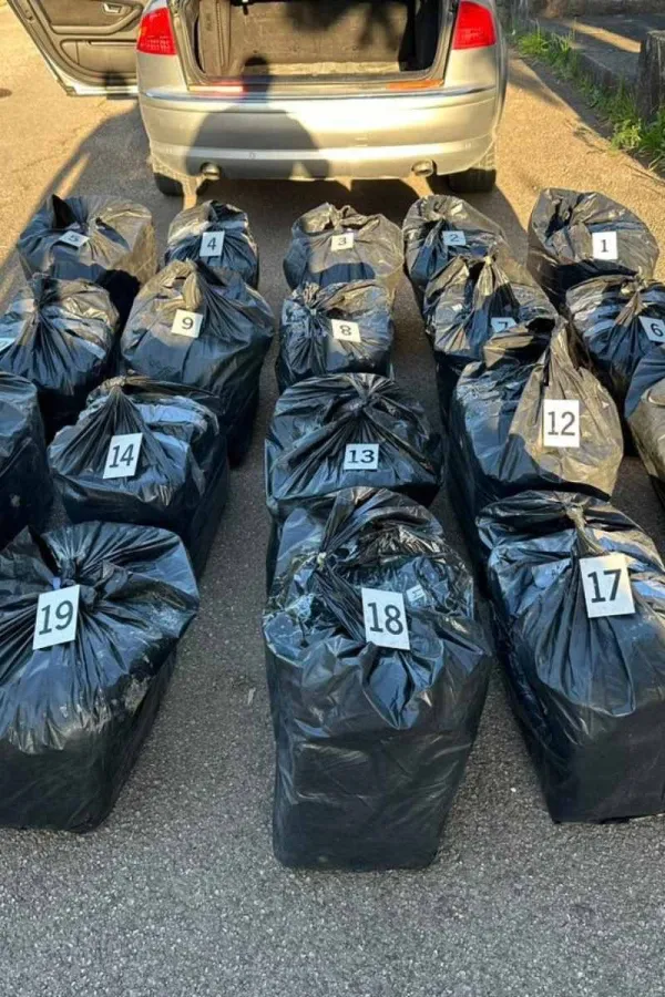 (FOTO) Granična policija zaplijenila preko 300 kg rezanog duvana