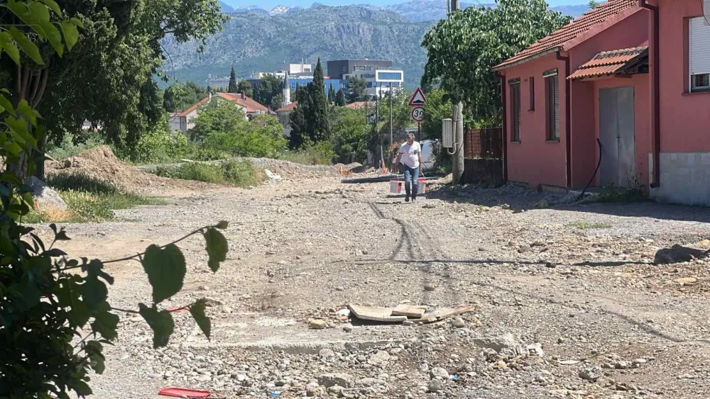 (VIDEO) Rekonstrukcija Ulice &Scaron;pira Mugo&scaron;e: Gradili&scaron;te kao zamrznuta slika
