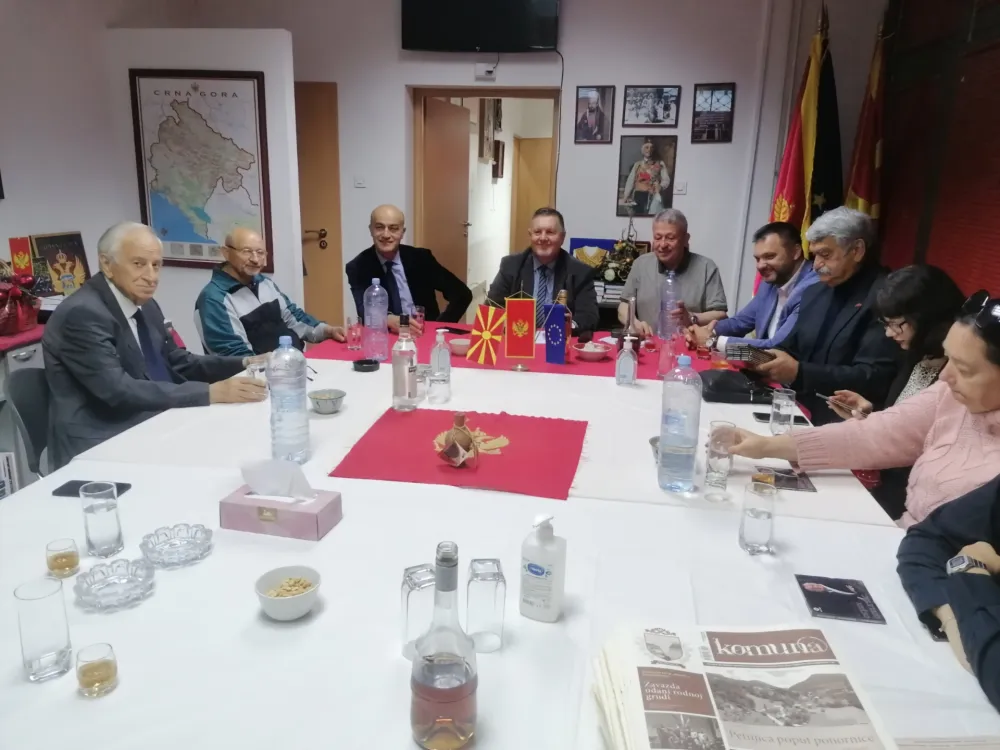 &Scaron;tampaće poseban tematski broj Komune posvećen crnogorsko-makedonskom prijateljstvu