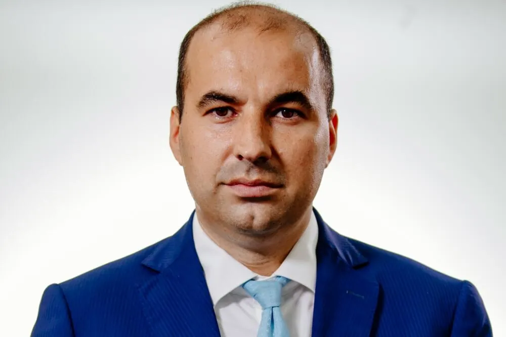 Rađenović: Budvanski PES umjesto na stranu djece, stao na stranu Spajića i Odovića