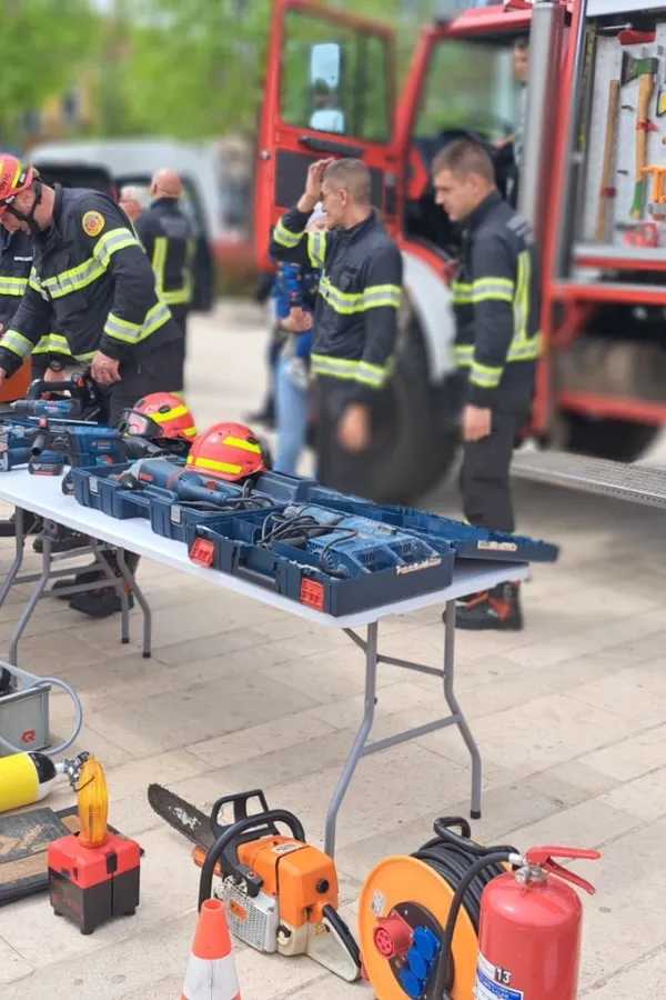 U Nik&scaron;iću obilježen Međunarodni dan vatrogasaca: Predstavljena savremena oprema za spa&scaron;avanje