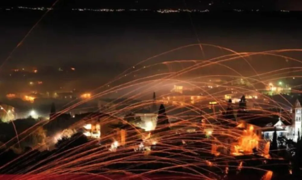 (VIDEO) Neobična tradicija u Grčkoj: Uoči Vaskrsa dvije crkve ispaljuju &lsquo;rakete&rsquo; jedna na drugu