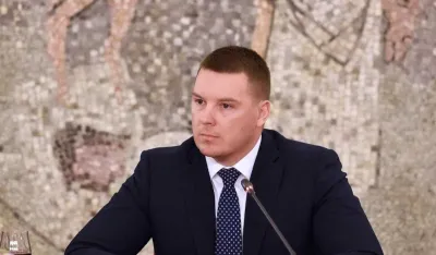 Adžić: Vlast јasno skreće sa prozapadnog kursa