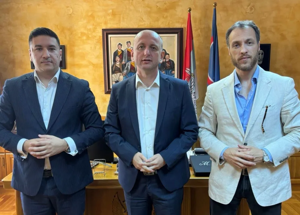 Knežević, Milačić i Dajković pozvali Spaјića da se uzdrži od glasanja za Rezoluciјu o Srebrenici