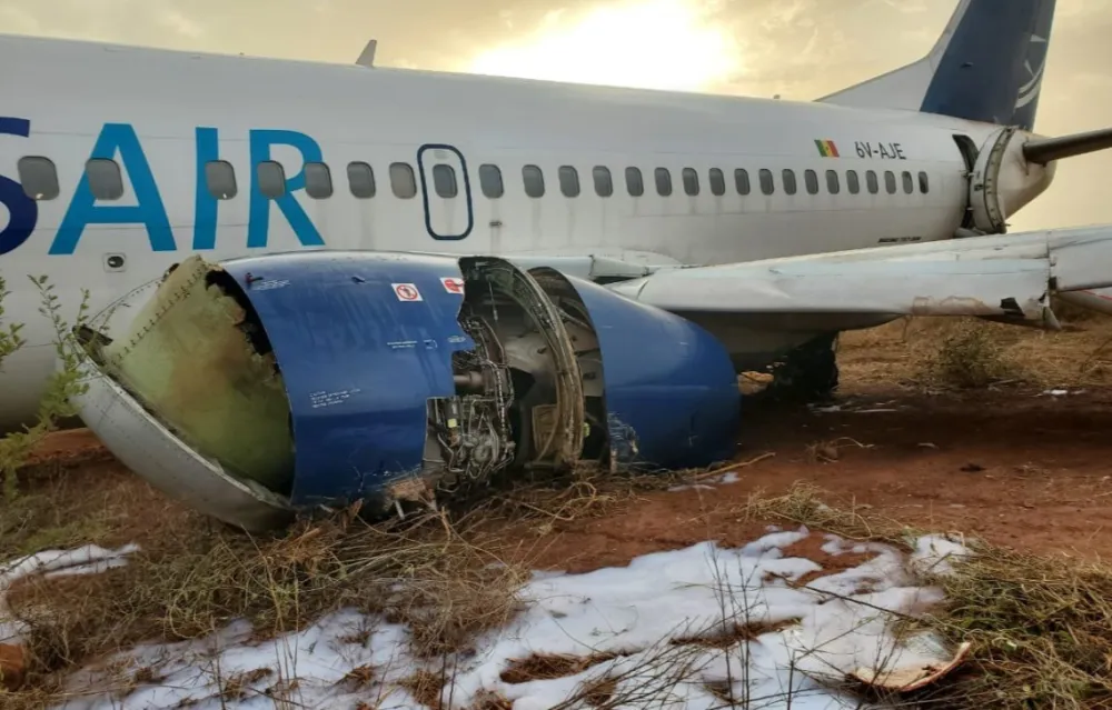 (VIDEO) Boing 737 sletio sa piste u Senegalu: Povrijeđeno 10 osoba