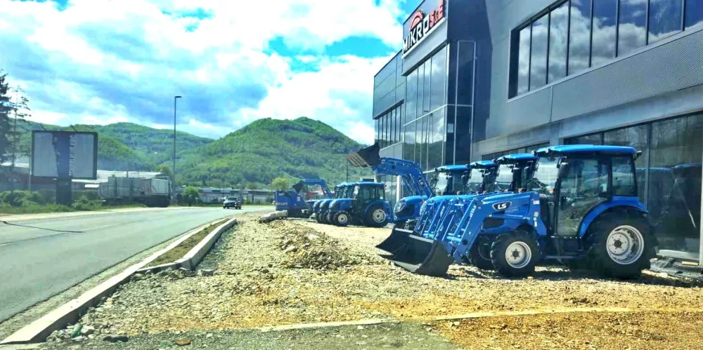 Pje&scaron;aci ostaju bez trotoara