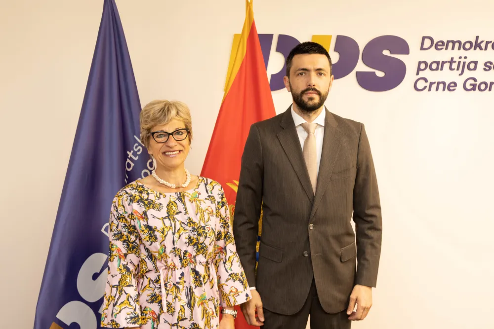 Živković i Bugenhut: Najavljena rekonstrukcija Vlade može doprinijeti dodatnoj destabilizaciji političkih prilika