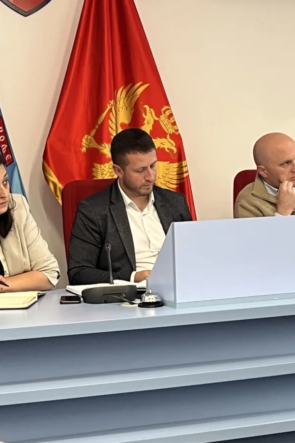 U Bijelom Polju predstavljen program kontrole populaciјe pasa