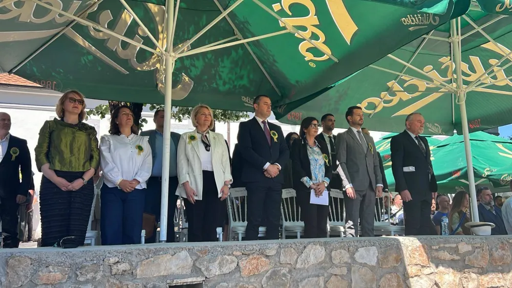 (FOTO) Zlatno sjeme obrazovanja posijano u Komanima prije 180 godina