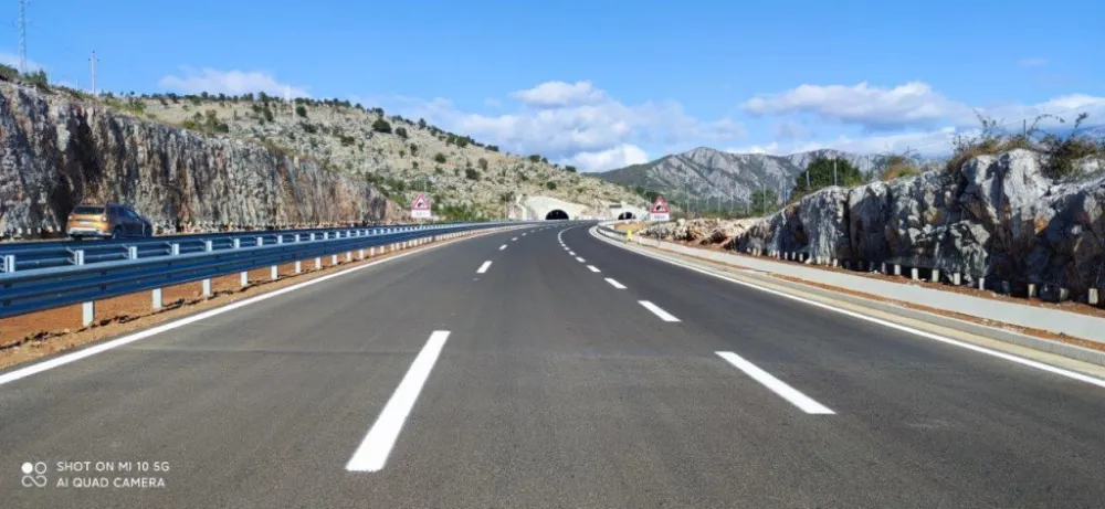 Auto-putem od početka godine pro&scaron;lo 730,34 hiljade vozila