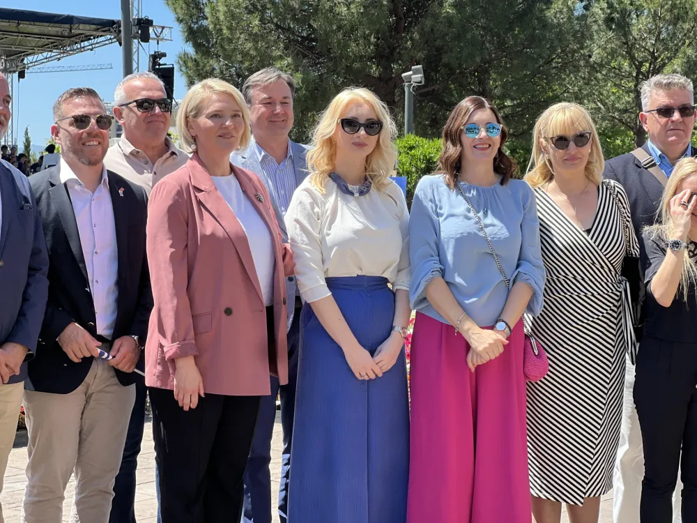 (VIDEO/FOTO)Put ka Evropi popločan cvijećem