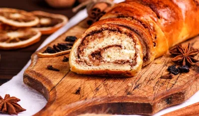 &Scaron;trudla sa džemom i orasima