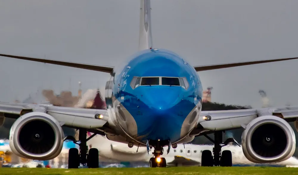 Avion sa tri putnika sletio na aerodrom u Australiji na trup, bez opreme za slijetanje