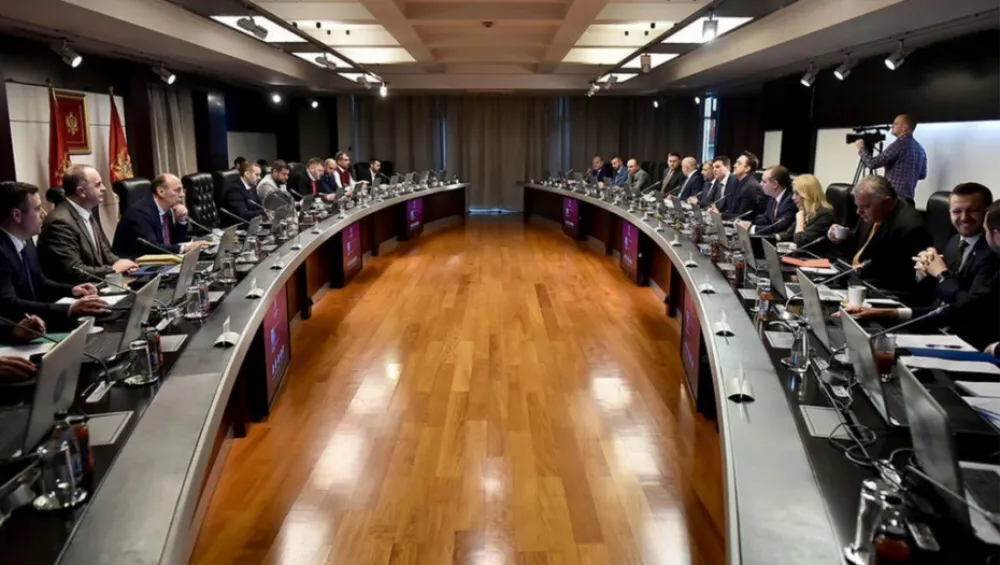 Vlada Crne Gore usvojila je&nbsp;Informaciju&nbsp;o finansiranju organizacije Samita lidera zemalja Zapadnog Balkana (WB6) o Planu rasta, koji će biti održan 15. i 16. maja 2024. godine u Kotoru.