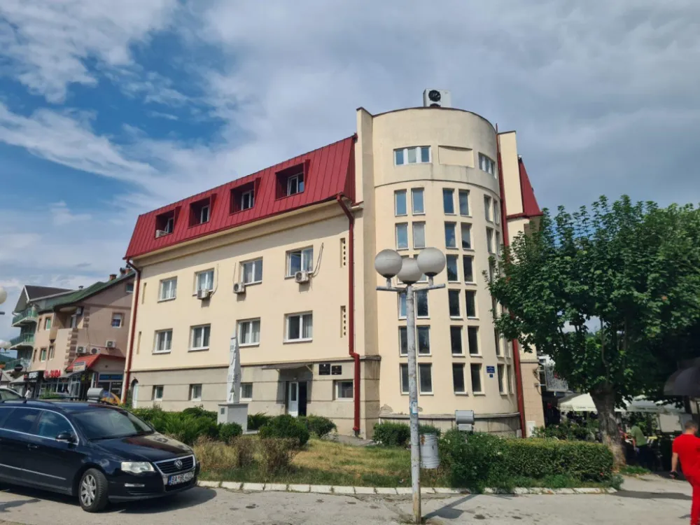 Dvojici Beranaca određen pritvor zbog sumnje da su pretukli advokata