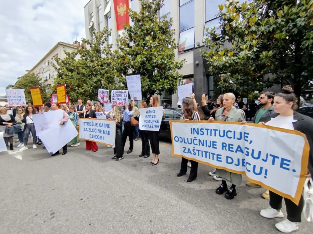 Protest ispred Apelacionog suda: Okupljeni&nbsp;&nbsp;traže strože kazne za silovatelje