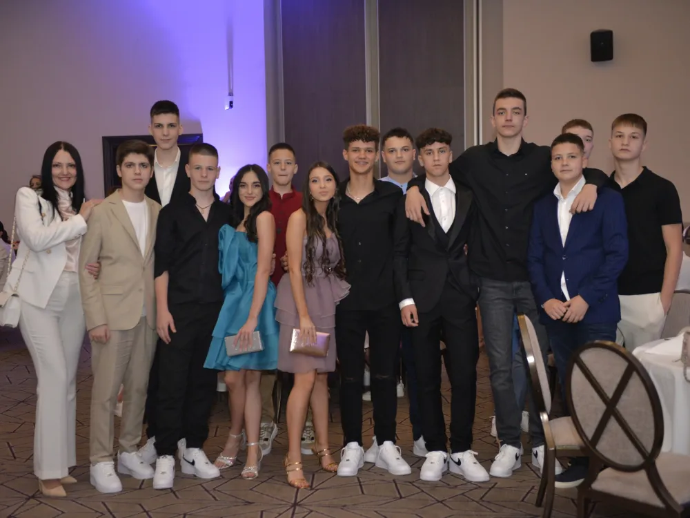 Plumaturanti, O&Scaron; "Sutjeska"