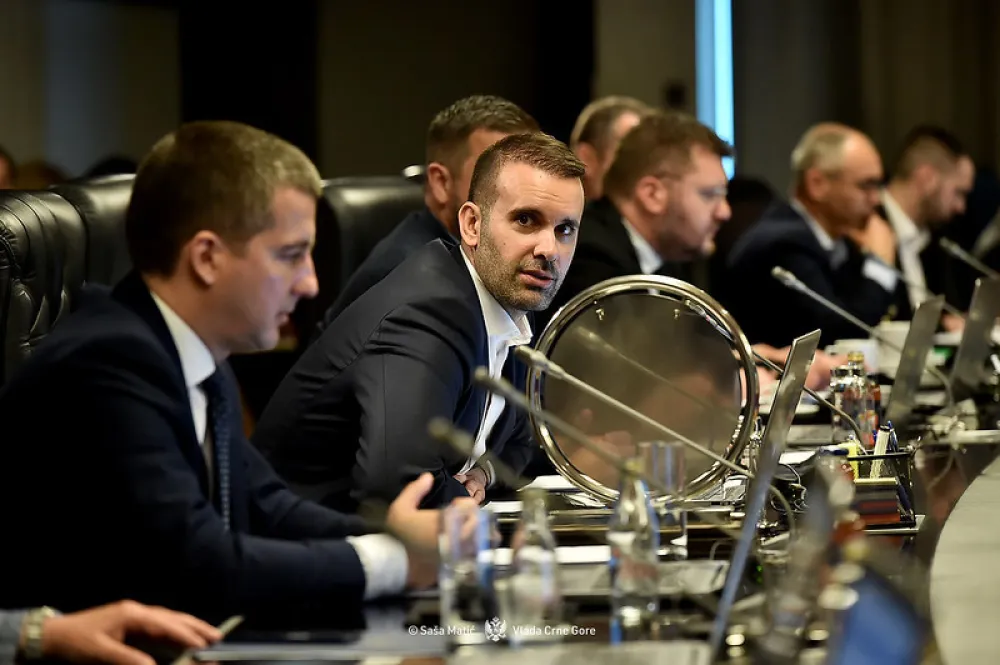 U kabinetu premiјerabprosјečna plata 1.500 eura&nbsp;