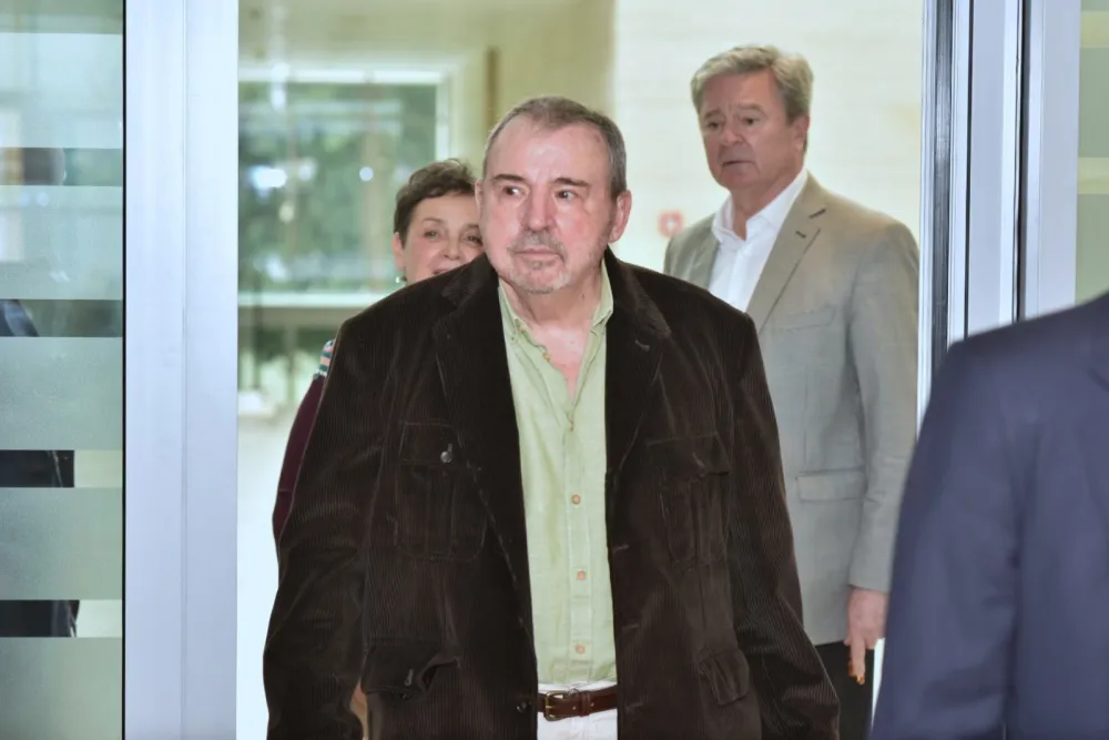 Pričaјući razumiјevamo stvarnost